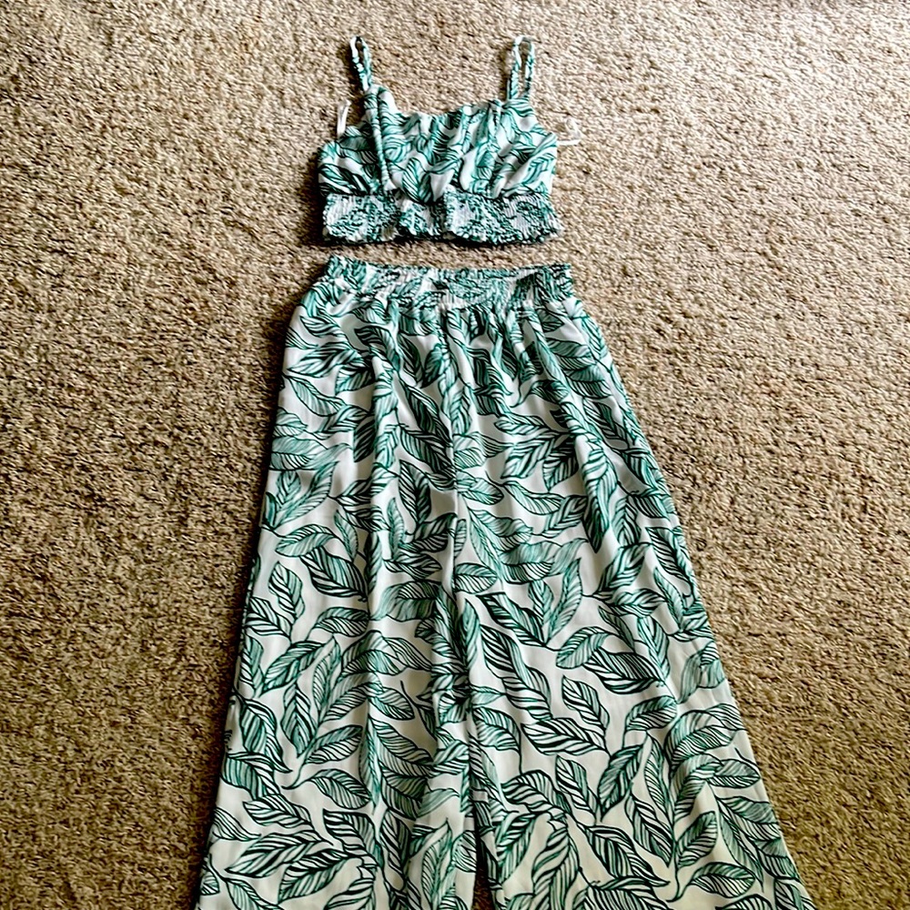 Two piece set for summer! Color has been out of stock twice! Only wore once.